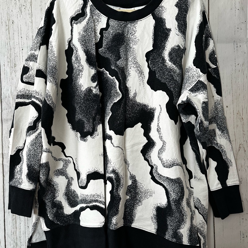 Lularoe “Hannah” top